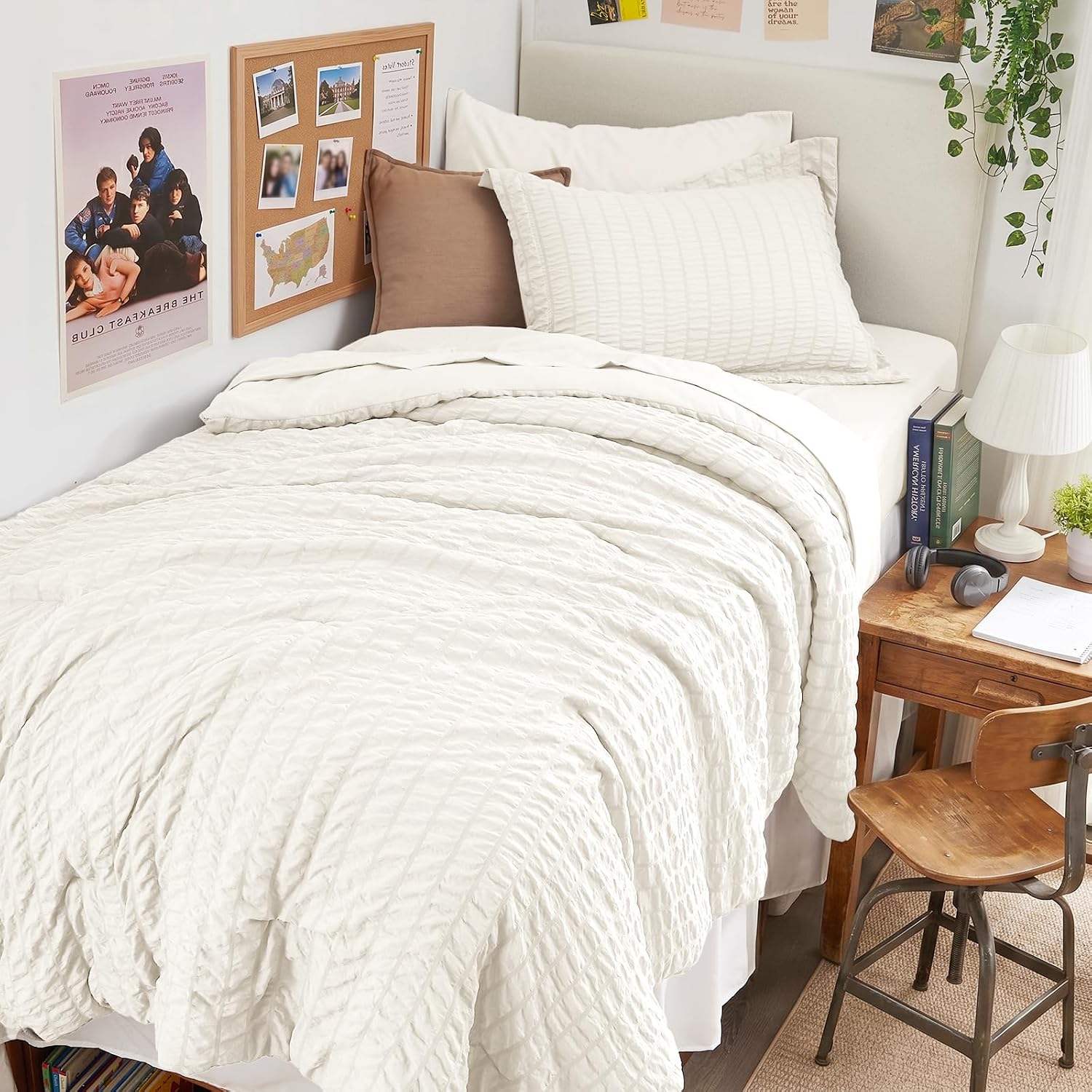 HYMOKEGE Ivory Twin XL Comforter Set Seersucker 5 Pieces, All Season Luxury, 30% off at Amazon